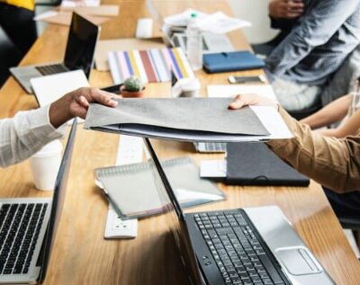Administrasi Pemasaran CRM, Database Pelanggan & Follow-up